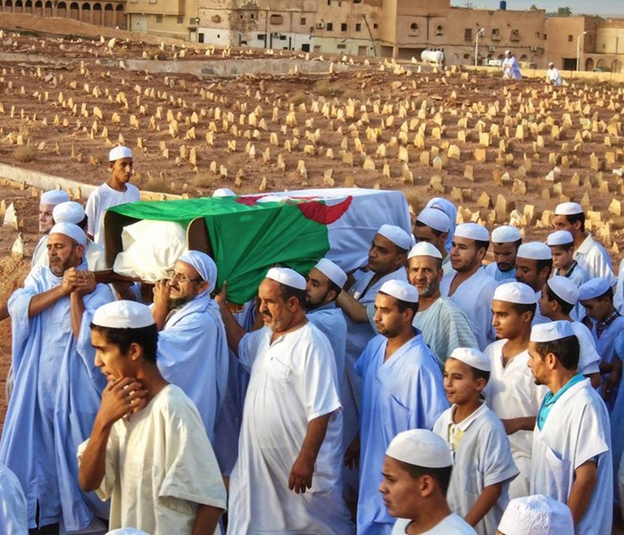 جنازة الشهيد السيد أوجانة حسين بن عمر